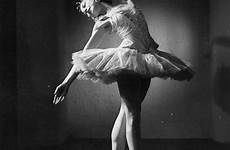 ballet vintage dancers photographs margot fonteyn getty photography gorgeous dance 1950s classique danse dancer baron 1910s between ballerina danseuse choose