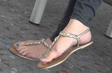 feet candid sandals japanese thong