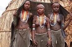 omo arbore ethiopia tribus africana tribes africanas topless indigenas tribo africaines femmes tribu áfrica etnias matter