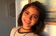 isabela moner dora pemeran versi actress calon kenalkan pemain isabelamoner memerankan hermosas cargador riley prestas potret fakta nickelodeon pesona aktris