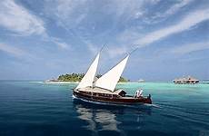 gif animated gifs boat sailing sea summer la ocean ships amazing music animation maximus fab mmc maldives background cruise choose