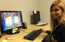 talon amelia hearthstone spielt playmate gamer