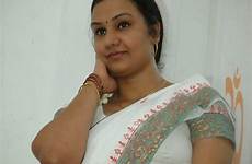 actress navel hot saree mallu aunty show malayalam big rare apoorva deep