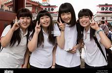 japanese girls taking taito city asakusa kaminarimon gate alamy shopping cart