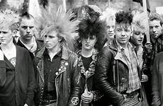 punks londra goth cultura movement 80s eventi festeggia rocker affashionate peoplemusic oda