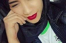 algerienne fille yeux hydrogène peroxyde algerie beauté