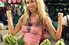 banana girl freelee vegan bananas she off her video day jungle raw anorexia ratcliffe eating leanne blogger old boyfriend who