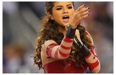 selena gomez halftime show leather red bodysuit thanksgiving performance half cameltoe time day wears hot dallas cowboys she me selenagomez