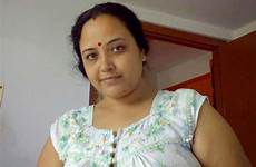 aunties tamil clivage desi nadu wife bbw