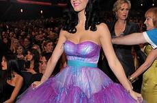 katy perry vestidos betsey parry tutu moda peep casadei jadul gaya busana cassiefairy spotlight theplace2 roxo tampil january cantik putri