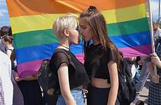 cute lesbian girls couple gay lgbt girl pride love lgbtq sexy dating hot couples bisexual aesthetic foto people amor fotos