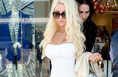 courtney stodden cleavage shows sexy her original theplace2
