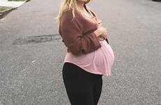 daphne instagram oz pregnant nude selfie naked bump baby took dailymail her enormous leggings shows off scroll down boobs she