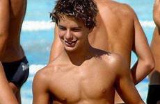 volleyball guys speedo speedos teenager surfer swimming ciało męskie jungs mmmm heiße favim