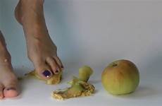 crush barefoot apples
