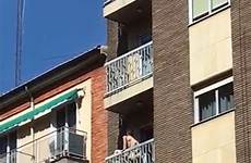 filmed balcone salamanca sesso zooms cen randy mirror daylight appear