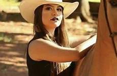 cowgirl vaquera jeans horse mujeres cowgirls rodeo cowboy moda vaqueras damas vaqueros guapas numberonemusic chevrolet tenues tuff belles sexys bellas