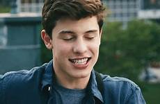 mendes shawn weight gif giphy tłumaczenie tekst interpretacja