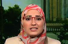 muslim woman hijab wearing headscarf cnn safe feel watched just don head wear afraid
