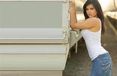 sunny leone wallpapers doll sexy hot looks through baby years hd reply