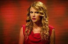 swift taylor farts interview during jihad celeb gif durka mohammed february posted