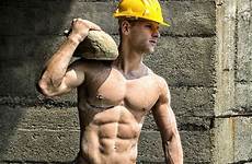 construction worker hot muscular handsome muratore muscolare knappe rugged aperto bello camicia ripped jonge nudo openlucht bouwvakker muscle ente faraon