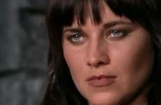 lucy xena lawless nuance tome guerreira giphy sang