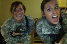dziewczyny decked ready mundurach kobiety wojsku acidcow