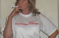 smoker ashtray