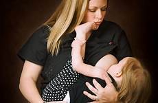 breastfeeding nurse breastfeed mothers mamme allattano uniforme babies
