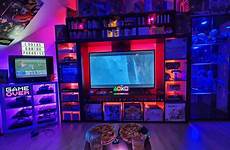 rooms setups arcade featuring
