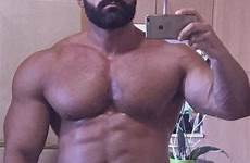 muscular guys beefy bodybuilders muscles desnudos dudes árabes bearded gym