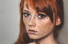 freckles ginger redheads freckle sommersprossen roux freckled rousses haired gingers heads habt bikinis sfw rousse