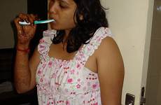 hot srilanka girls desi sexy dress pool enjoy party twitter actress life aunties sri models actors laila