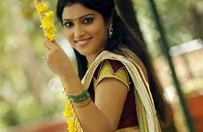 kerala saree actress malayalam hot set onam mundu traditional special actresses south indian tamil hd blouse outfits india wallpapers beauties