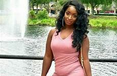 ebony dark vrouwen super leg skinned african azz multiethnic rondes cars damn rondingen mooie