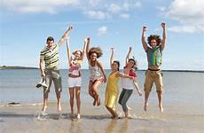 adolescentes teenage divierten gruppe divertimento adolescenti hanno amici spiaggia