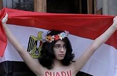 al egypt mahdi alia nude muslim prayer call naked poser femen protest she posing against sharia ridicules trouble derided social