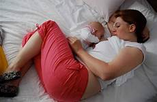 breastfeeding lying sleep
