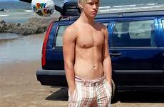mitch shirtless hewer guys skins maxxie meninos adolescentes swimwear sohot personaje