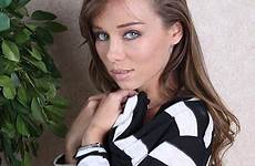 star capri anderson charlie sheen old year mystery girl celebrity eyed green model hollywood myconfinedspace 2010