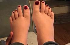 feet rubbing boyfriend swollen dont badly preeclampsia mine foot want hand