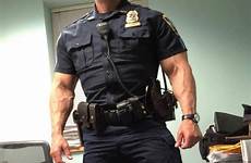 cops uniforms handsome policemen mal muscular homens musculosos scruffy hunks militares bodybuilding hunky escolher policial uniforme rapazes policiais bonitos