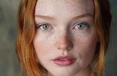 freckles samantha rousse cormier rousses sommersprossen redheads roux ginger rouquine femmes rothaarige yeux kurze filles pecas