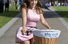brook velo bicycles vélo bicyclette femmes belles reine bicycling kunjungi cycling séduisantes cycliste années robe biking