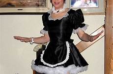 maid maids sissy crossdresser crossdressing laurie transvestite tgirls tgirl dietro muro