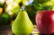 pears apples comparing
