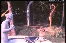 ragazzina colette descombes nude aznude la scene browse guida gloria shower outdoor videos breasts butt