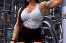 kiki vhyce biceps stephanie mcmahon girlswithmuscle