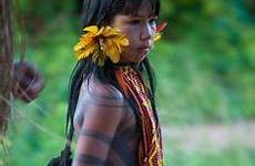 xingu tribes kayapo tribe amazonian rainforest brasileiros indios iny brazilians altamira pará jeune